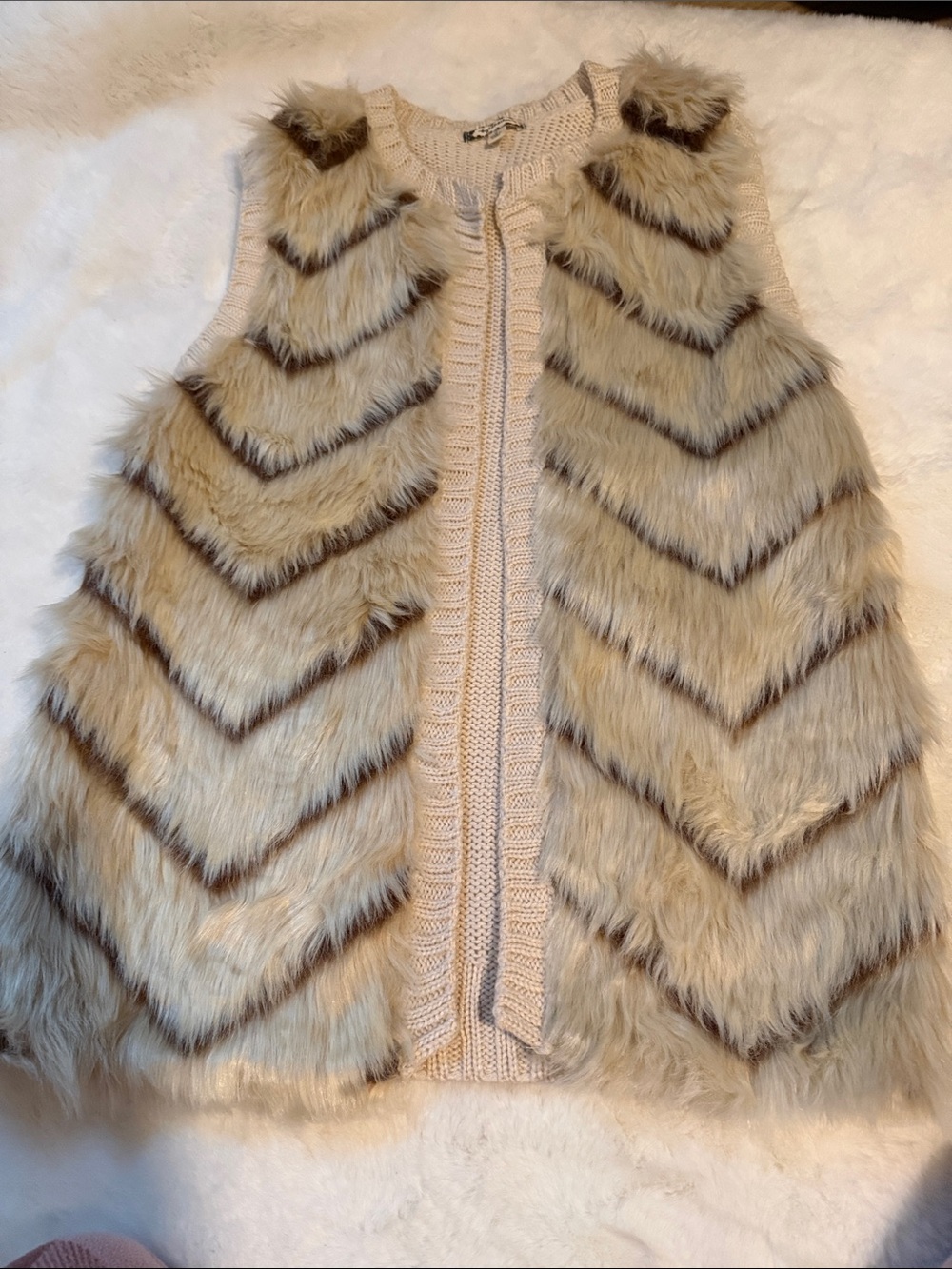 Eyeshadow Chevron Faux Fur Vest in Cream and Brown